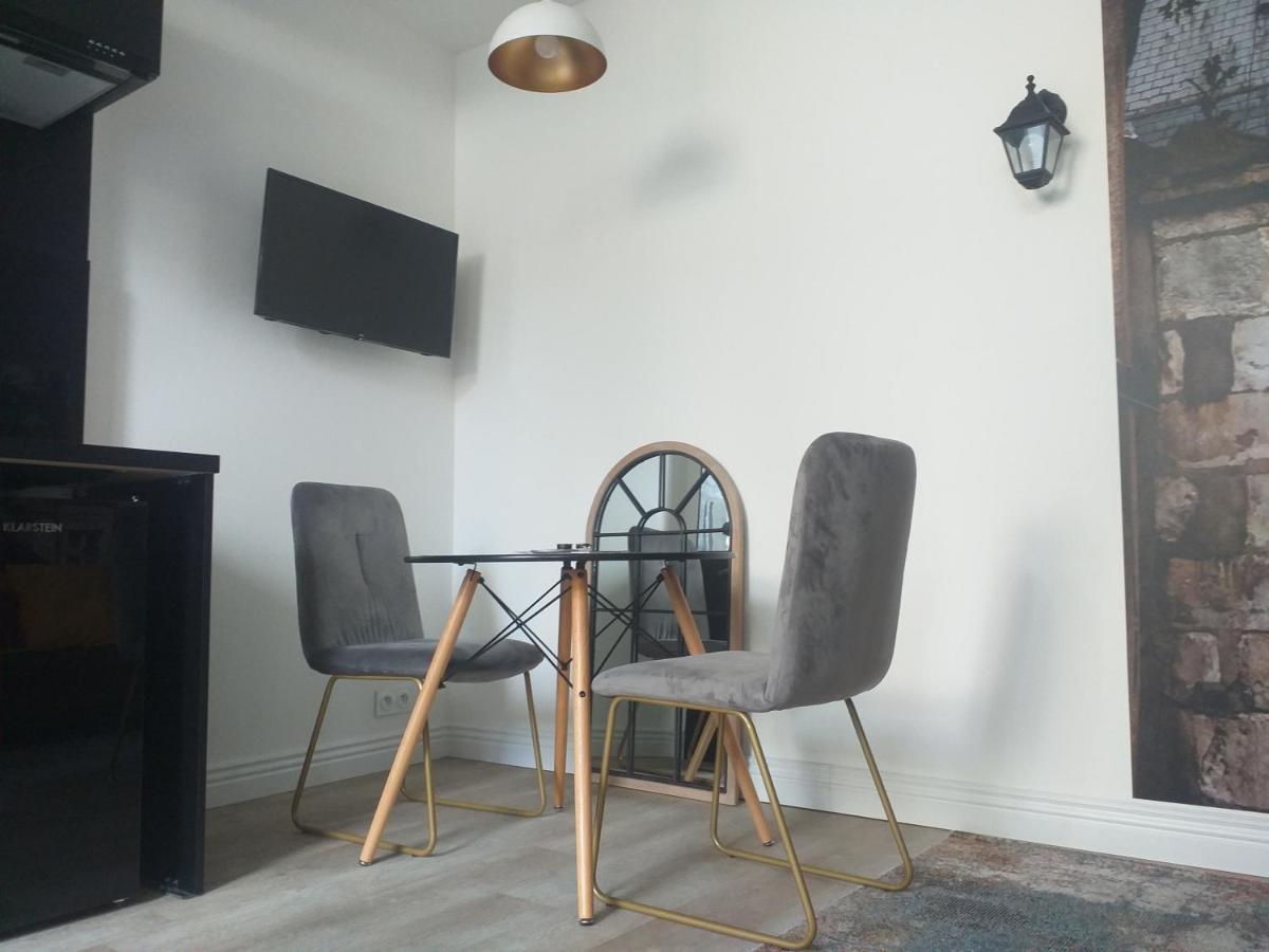 Les Volets Bleus - Deux Appartements Et Un Studio, Jardin Bourges Exteriör bild