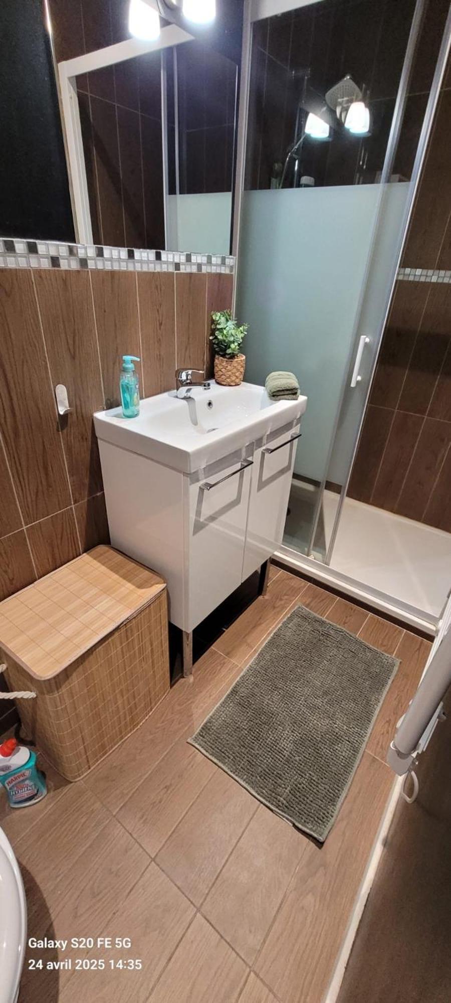 Les Volets Bleus - Deux Appartements Et Un Studio, Jardin Bourges Exteriör bild